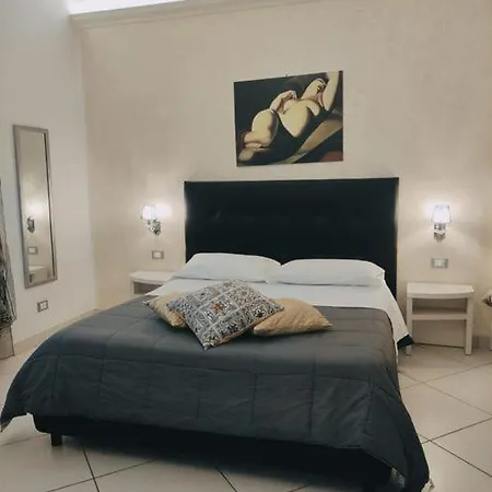 فندق مبيت وإفطار Oreto Centro 4*